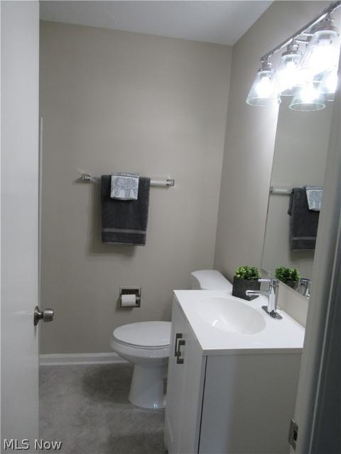 464 Walnut Dr, Berea, OH 44017 photo 9