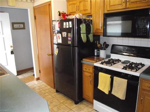 5535 Hauserman Rd, Parma, OH 44130 photo 5