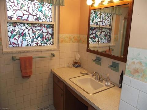 5535 Hauserman Rd, Parma, OH 44130 photo 11