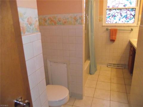 5535 Hauserman Rd, Parma, OH 44130 photo 12