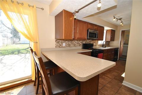 30940 Willowick Dr, Willowick, OH 44095 photo 8