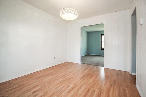 215 Antioch Dr, Elyria, OH 44035 photo 9