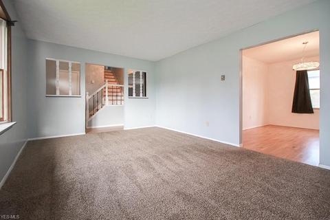215 Antioch Dr, Elyria, OH 44035 photo 4