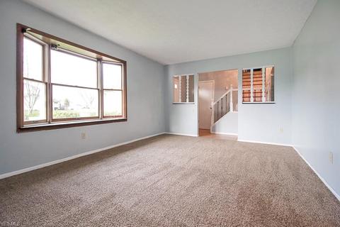 215 Antioch Dr, Elyria, OH 44035 photo 5