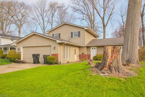 215 Antioch Dr, Elyria, OH 44035 photo 2