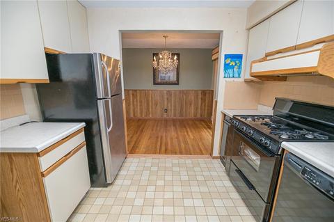 2848 Hetzel Dr, Parma, OH 44134 photo 10
