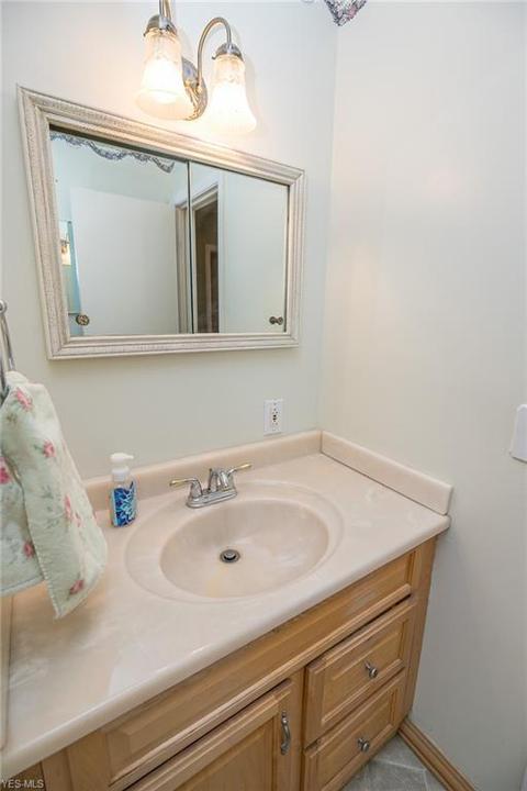 2848 Hetzel Dr, Parma, OH 44134 photo 13