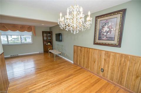 2848 Hetzel Dr, Parma, OH 44134 photo 4