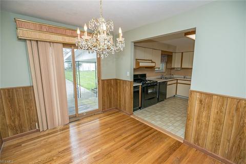 2848 Hetzel Dr, Parma, OH 44134 photo 7