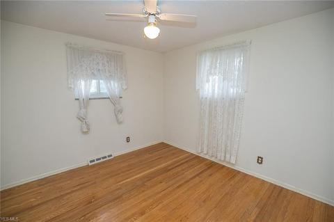 2848 Hetzel Dr, Parma, OH 44134 photo 16