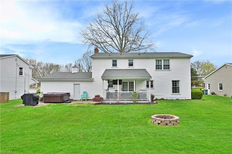 141 Forest Garden Dr, Boardman, OH 44512 photo 2