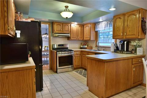141 Forest Garden Dr, Boardman, OH 44512 photo 9
