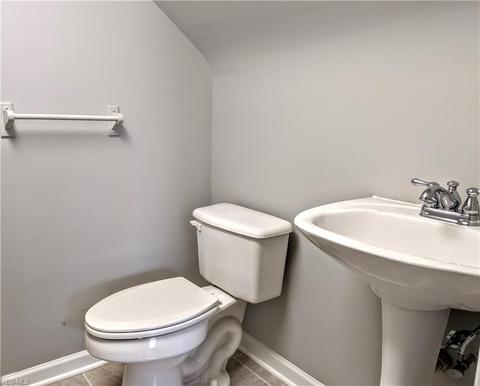 523 Cambridge Ave, Elyria, OH 44035 photo 10