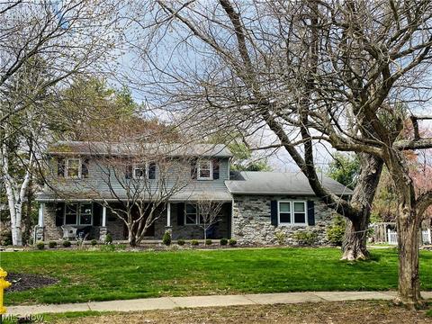 316 Windfall Ln, Wadsworth, OH 44281 photo 1