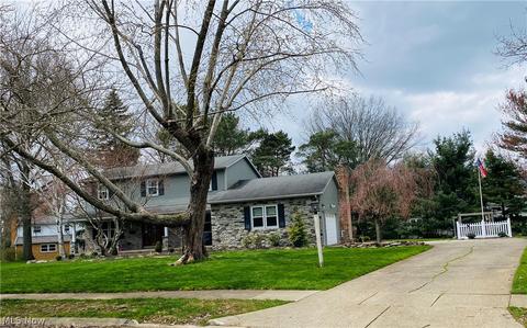 316 Windfall Ln, Wadsworth, OH 44281 photo 2