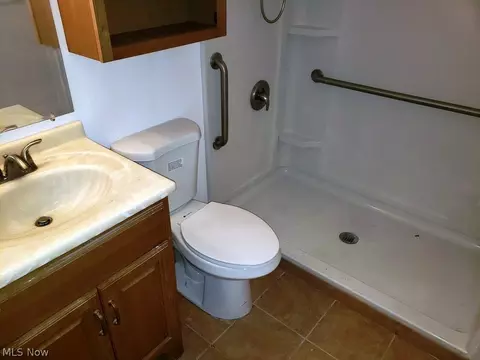 406 Sandpiper Ave, Elyria, OH 44035 photo 12