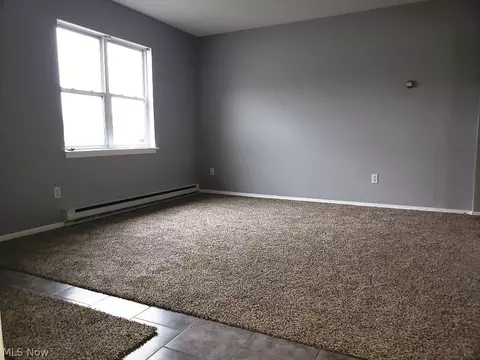 406 Sandpiper Ave, Elyria, OH 44035 photo 2