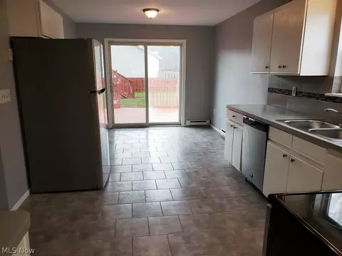 406 Sandpiper Ave, Elyria, OH 44035 photo 5