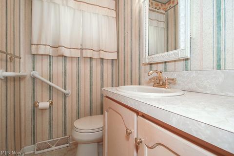4116 Edgewood Dr, Lorain, OH 44053 photo 13