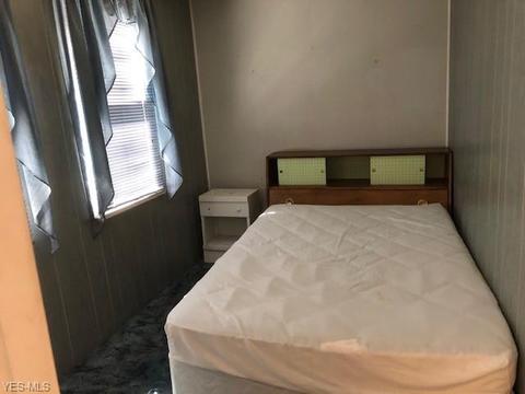 1227 W 3rd St, Ashtabula, OH 44004 photo 7