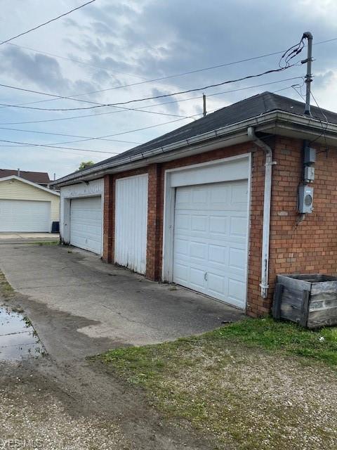 941 E Main St, Coshocton, OH 43812 photo 4