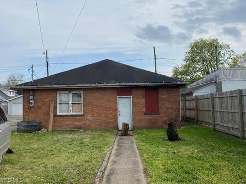 941 E Main St, Coshocton, OH 43812 photo 3