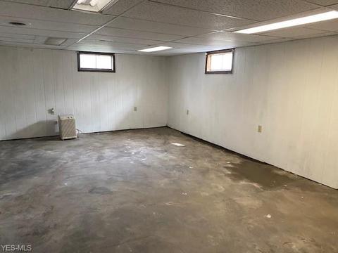 941 E Main St, Coshocton, OH 43812 photo 33