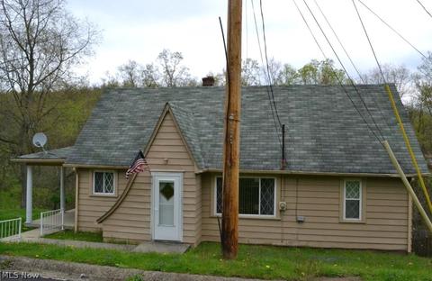 227 Pine St, Weirton, WV 26062 photo 1