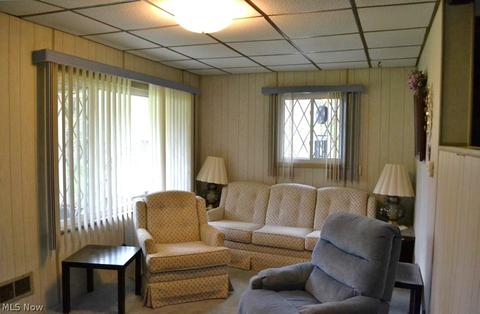227 Pine St, Weirton, WV 26062 photo 2