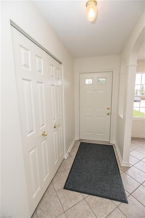6815 Arbor Ct #16, Parma, OH 44134 photo 2