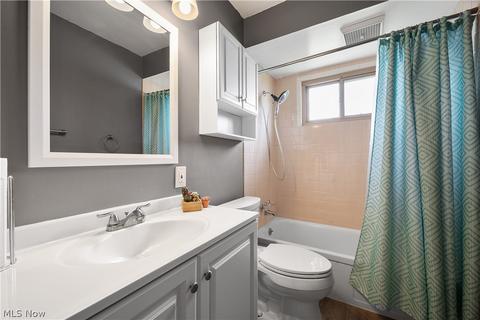 5820 Doris Dr, Brook Park, OH 44142 photo 11