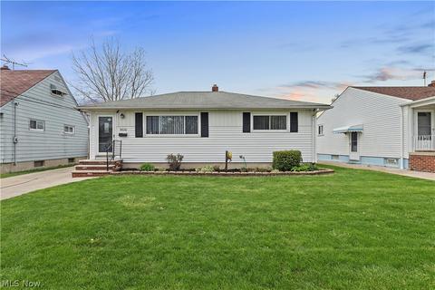 5820 Doris Dr, Brook Park, OH 44142 photo 1