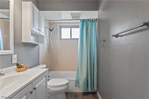 5820 Doris Dr, Brook Park, OH 44142 photo 12