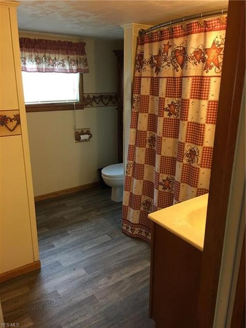 329 High St, Barnesville, OH 43713 photo 17