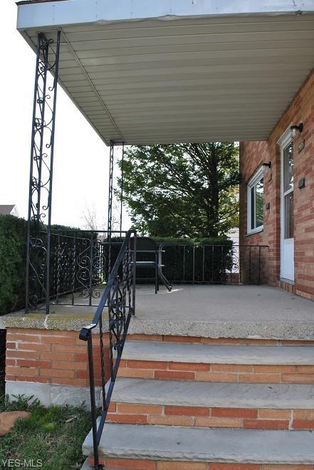 3903 Pershing Ave, Parma, OH 44134 photo 2
