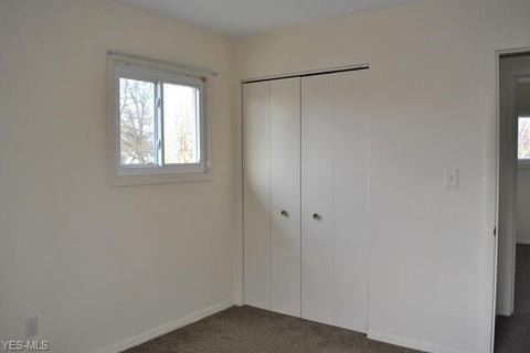 3903 Pershing Ave, Parma, OH 44134 photo 9