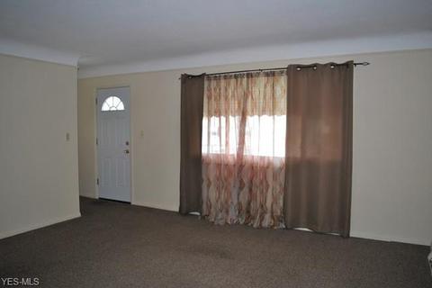 3903 Pershing Ave, Parma, OH 44134 photo 5