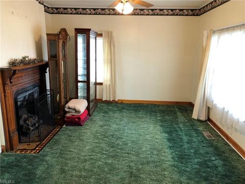 239 Franklin St, Barnesville, OH 43713 photo 7