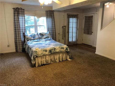 239 Franklin St, Barnesville, OH 43713 photo 21