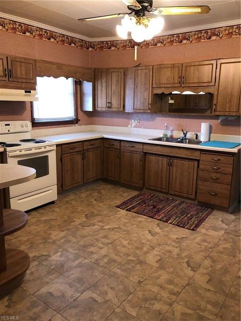 239 Franklin St, Barnesville, OH 43713 photo 11