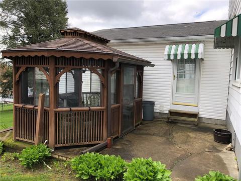 239 Franklin St, Barnesville, OH 43713 photo 5