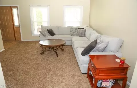 5909 Oak Point Rd, Lorain, OH 44053 photo 5