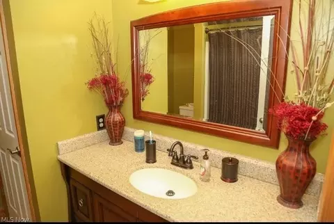 5909 Oak Point Rd, Lorain, OH 44053 photo 14