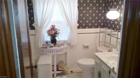 703 E 4th St, Dover, OH 44622 photo 31