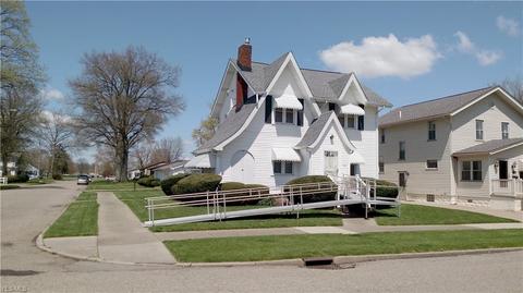 703 E 4th St, Dover, OH 44622 photo 1