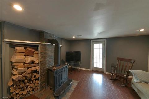 74 Herman St, Struthers, OH 44471 photo 5