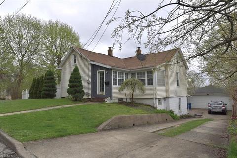 74 Herman St, Struthers, OH 44471 photo 2