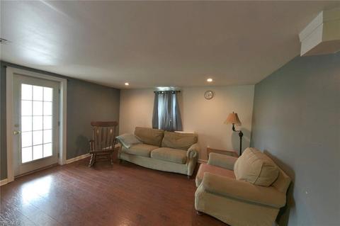 74 Herman St, Struthers, OH 44471 photo 6