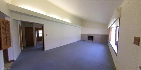 32819 Baldwin Rd, Solon, OH 44139 photo 2
