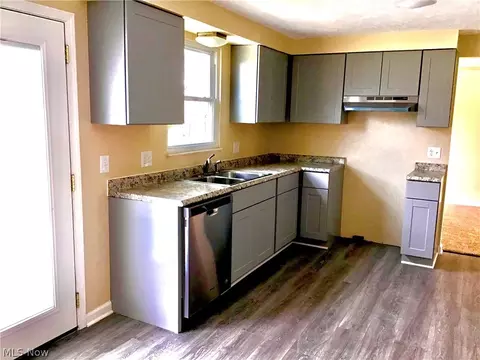 2925 E Celeste View Dr, Stow, OH 44224 photo 10